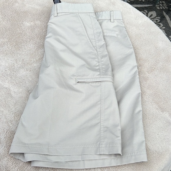 Pebble Beach performance shorts. Size 34 waist. Great condition. - Picture 4 of 6